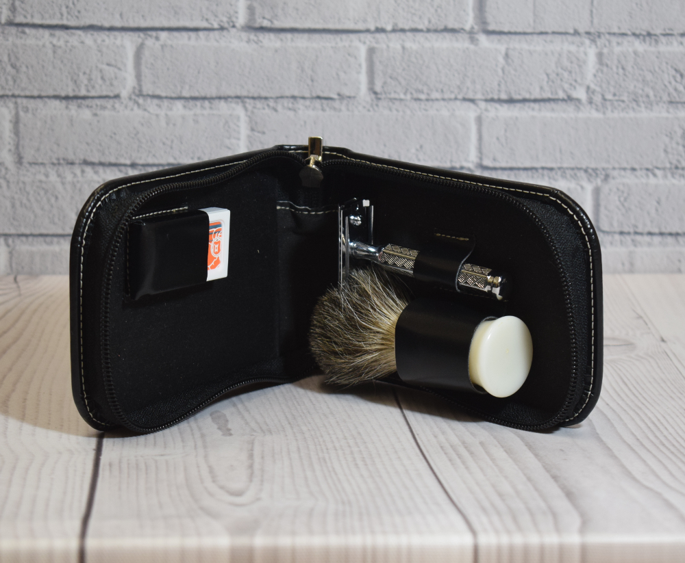 travel shaving set